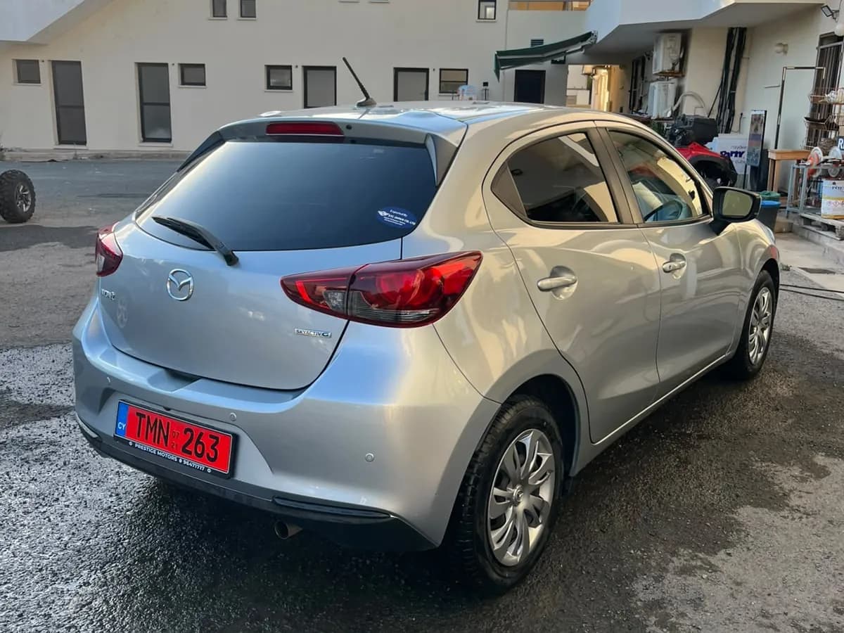 Mazda Demio — photo 2