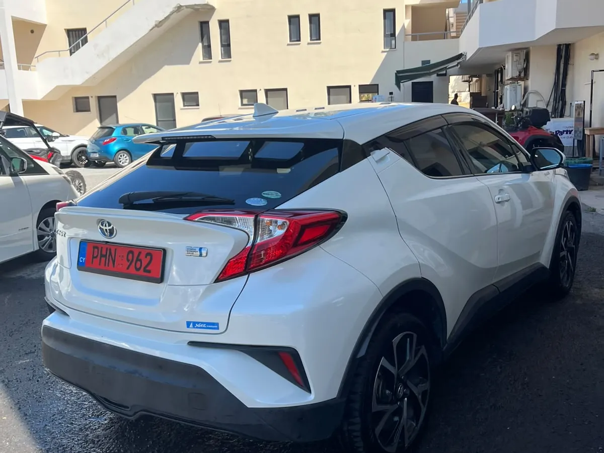 Toyota Chr — photo 2