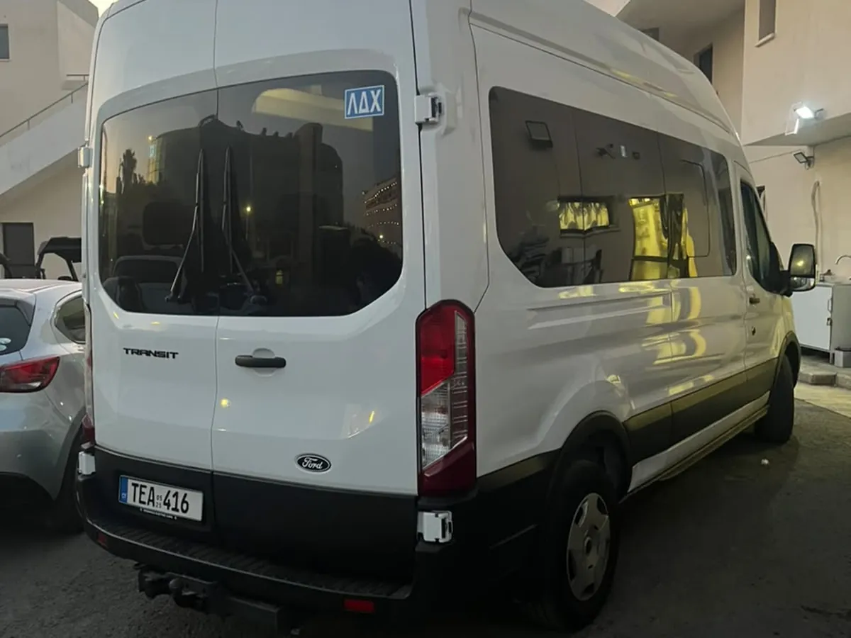 Minibus — photo 2